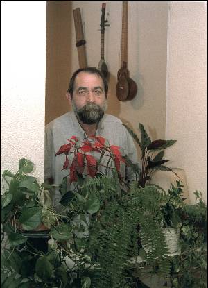 El cantautor regresa con un disco que es "un blsamo y un refugio"